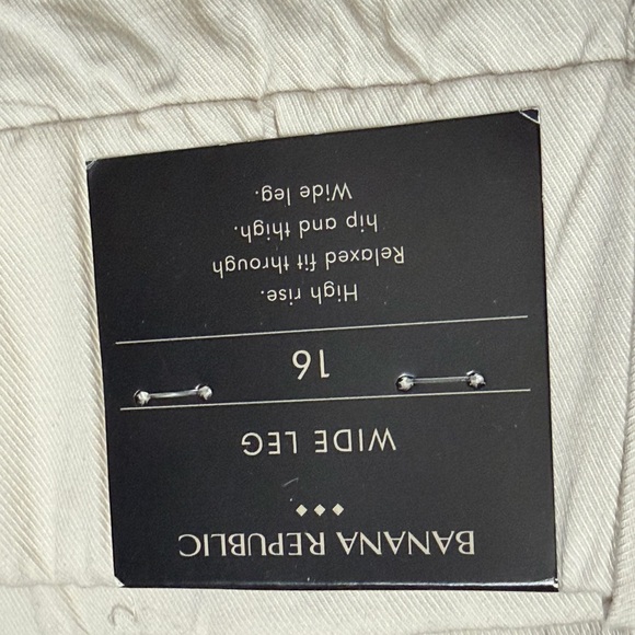 Banana Republic Women's Cream Straight Wide Leg Pants - Picture 9 of 9